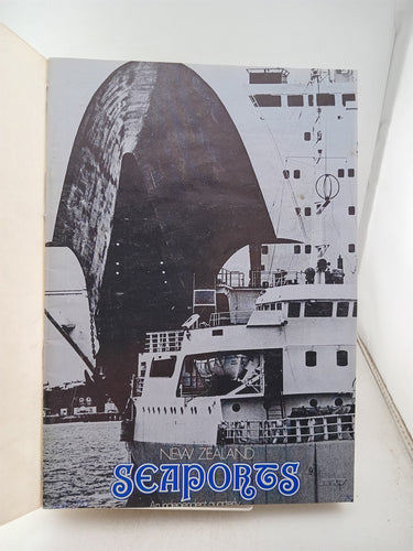Print Books - New Zealand seaports incorporating Waterfront News, vol 1 no 1 1979 by L V Finn (editor) - Book Express