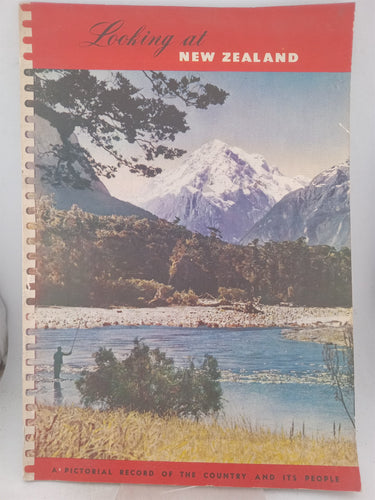 Print Books - Looking at New Zealand by Wilfrid G. Beckett - Book Express